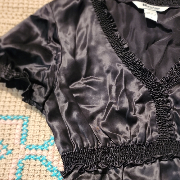 🔴 🔚🔜 SALE 100% Silk Nyguard Collection Blouse With Ruffle Details. - Picture 5 of 9